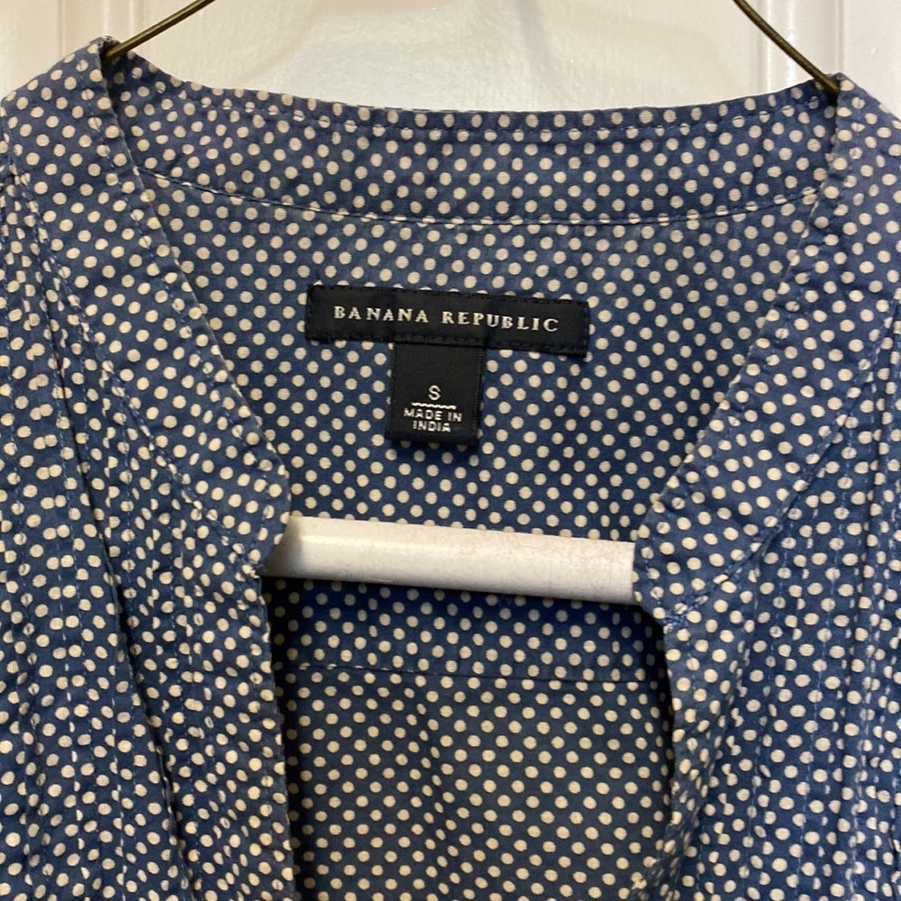Banana Republic button front blouse - Picture 5 of 7
